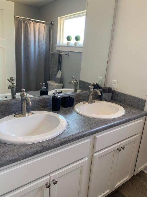 Newly Built Townhome Close To The Asheville Sites 캔들러 외부 사진